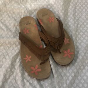 Abeo Walking Fringy Leather Sandals